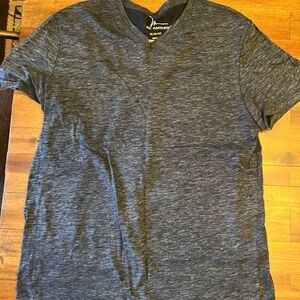 Marc Anthony v-neck short sleeve tshirt size M